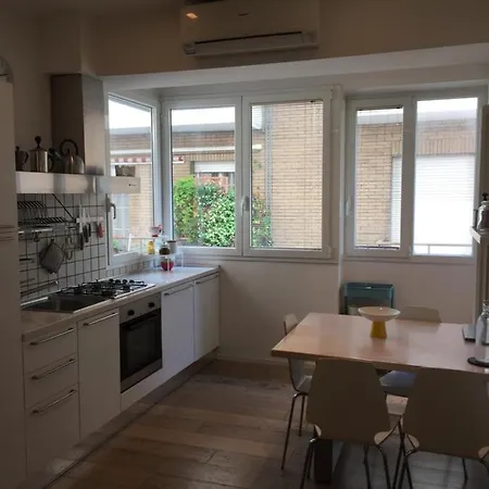 Mare Centro بيزارو